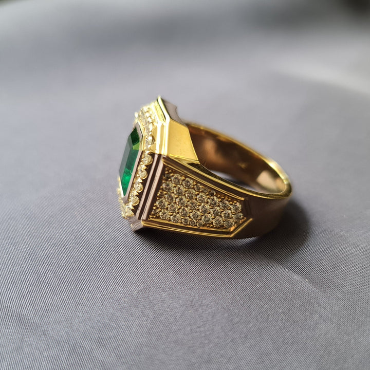 men signet ring gold emerald diamond