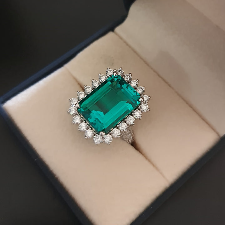 emerald-ring-gold-diamond