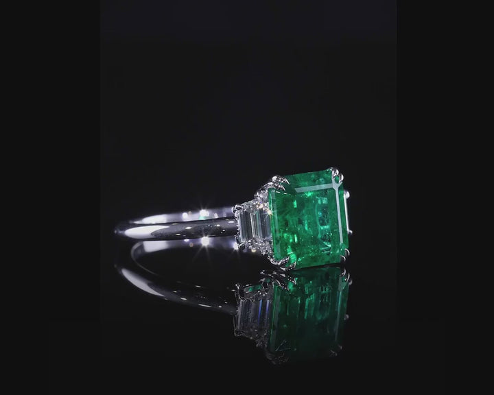 3.20 carat emerald ring with 0.50 carat natural diamonds