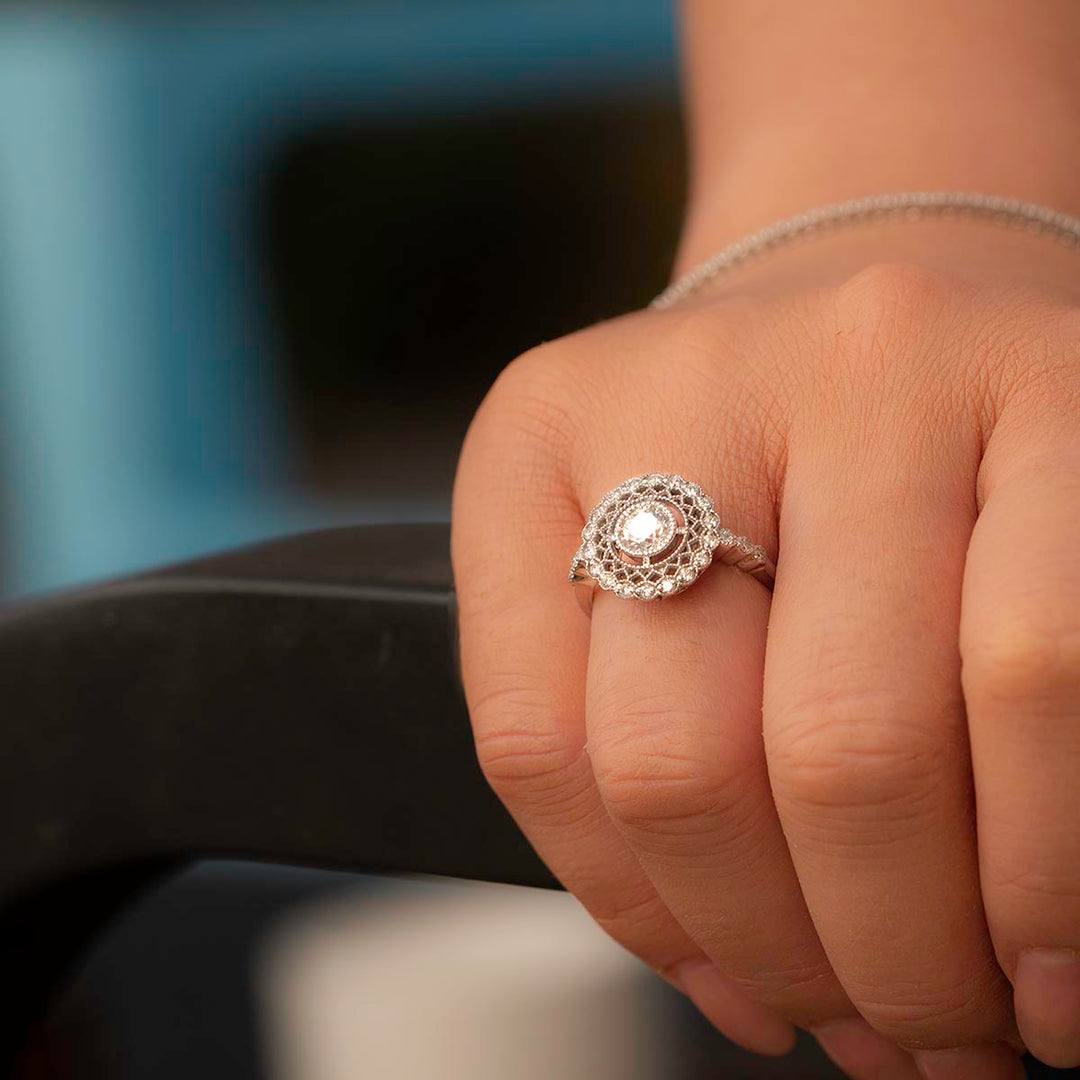 Or - Vintage Inspired Diamond Ring, 0.86 carat natural diamonds