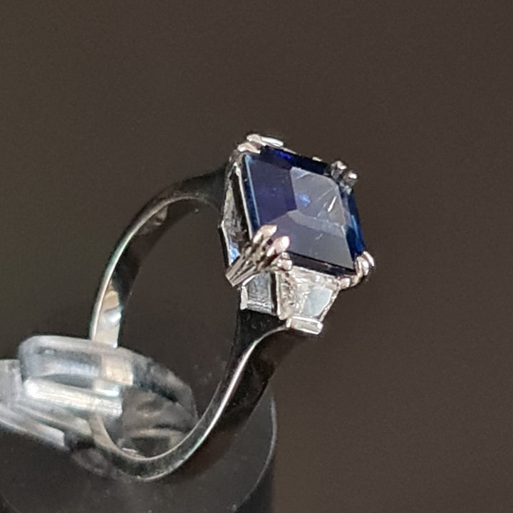 Rana- 2.60 carat natural sapphire ring with 0.46 carat natural diamonds