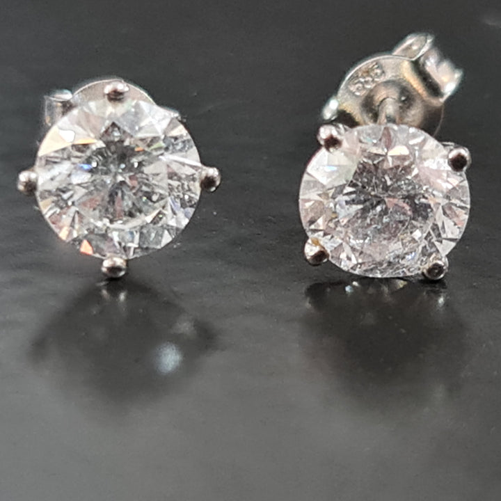 2.73 carat round diamond Earrings