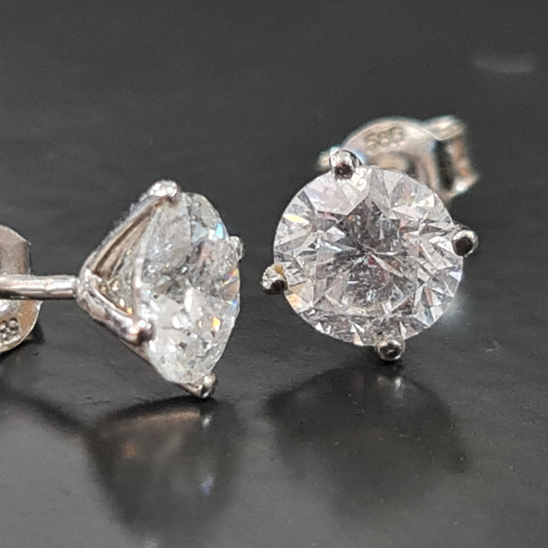 2.73 carat round diamond Earrings