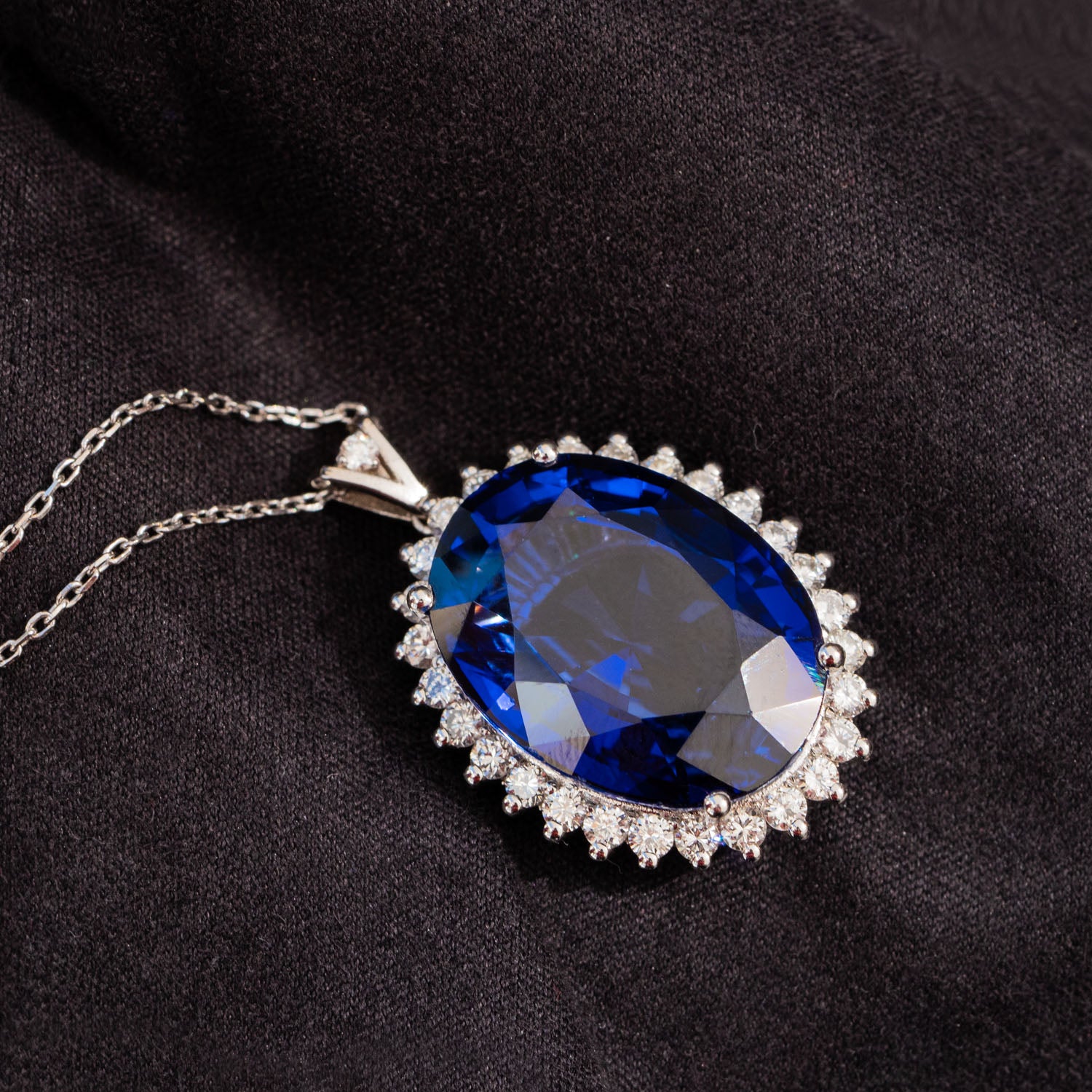 28.74 ct oval sapphire diamond pendant Large oval sapphire pendant Lilo Diamonds