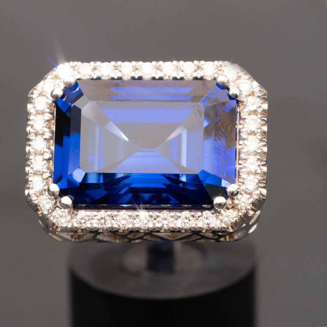 Anelise - 22.00 carat emerald sapphire ring with 0.70 carat natural diamonds