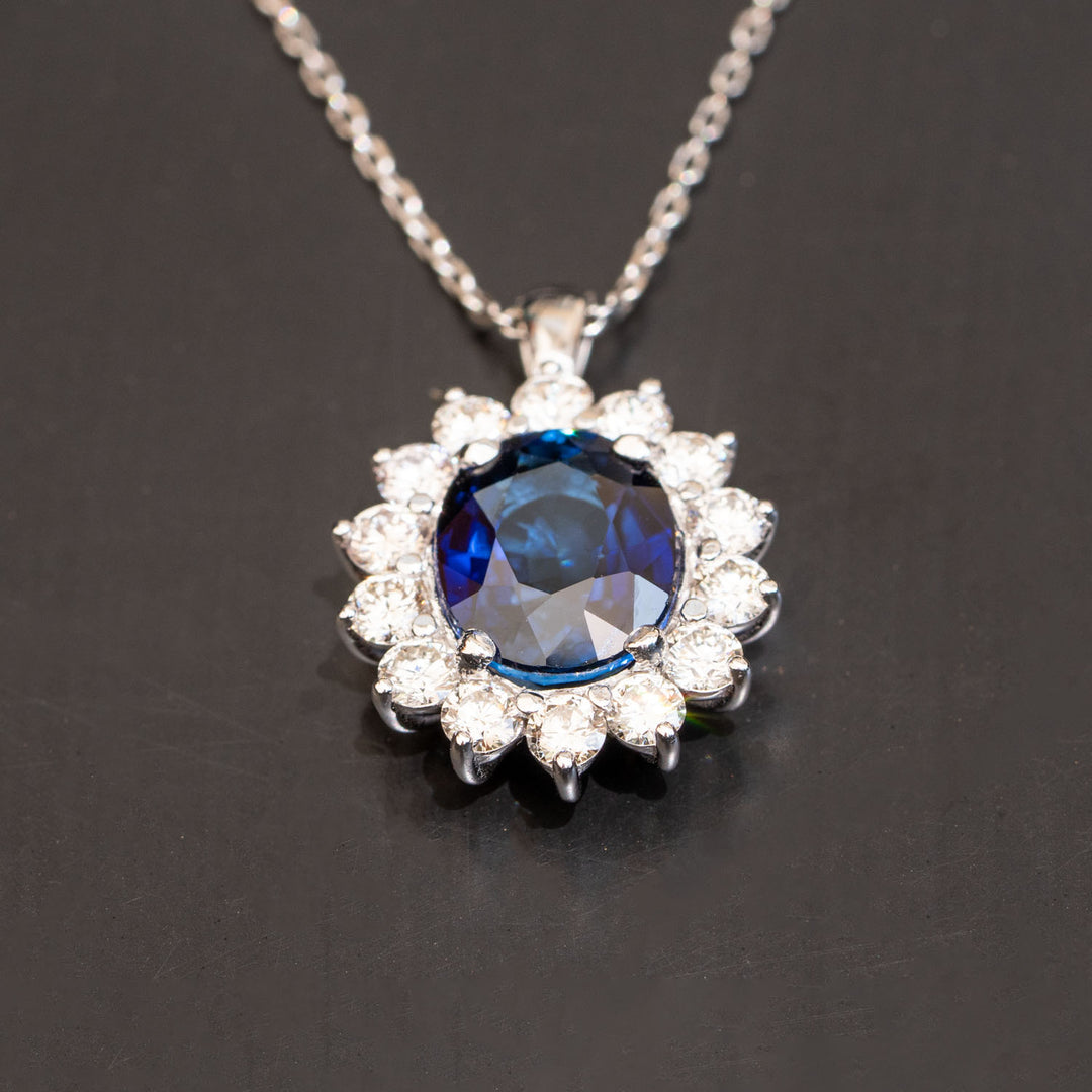 Alessia - 5.00 carat oval sapphire pendant with 1.00 carat natural diamonds