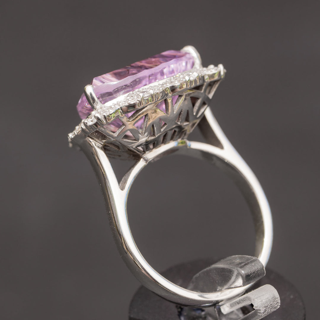 Luxury natural Purple amethyst ring with 0.56 carat natural diamonds