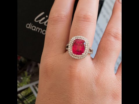 Audette - 6.50 carat red sapphire ring with 1.08 carat natural diamonds