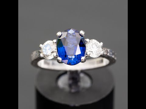 Aline - 2.50 carat natural sapphire ring with 0.80 carat natural diamonds