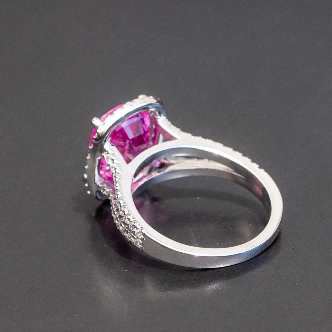 Andrée - 6.50 carat cushion pink sapphire ring with 0.69 carat natural diamonds