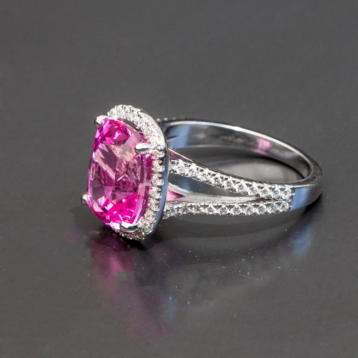 Andrée - 6.50 carat cushion pink sapphire ring with 0.69 carat natural diamonds