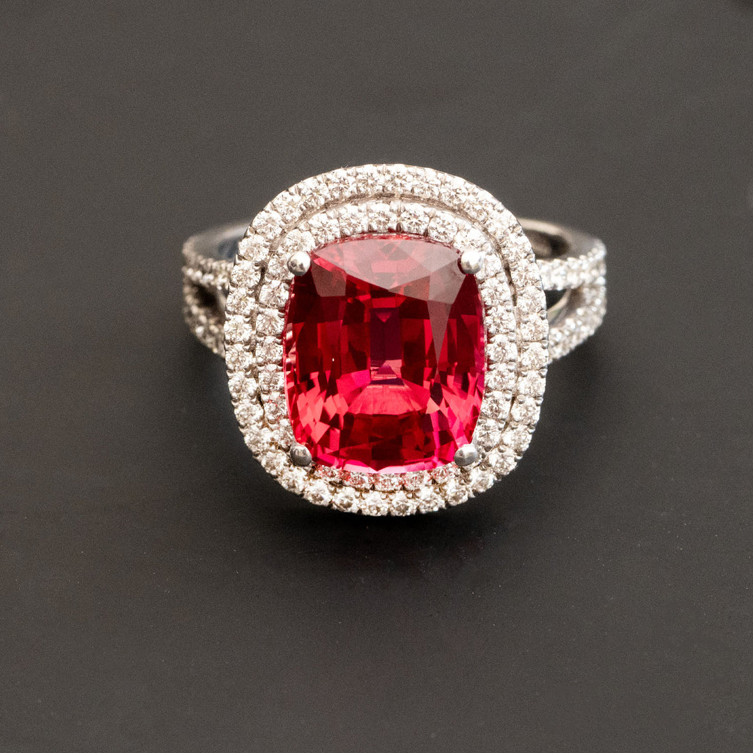 Audette - 6.50 carat red sapphire ring with 1.08 carat natural diamonds