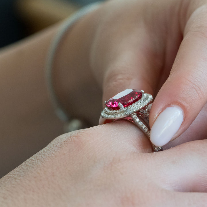 Audette - 6.50 carat red sapphire ring with 1.08 carat natural diamonds