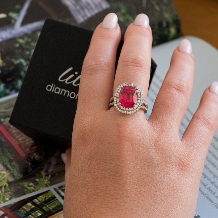 Audette - 6.50 carat red sapphire ring with 1.08 carat natural diamonds