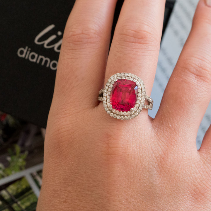 Audette - 6.50 carat red sapphire ring with 1.08 carat natural diamonds