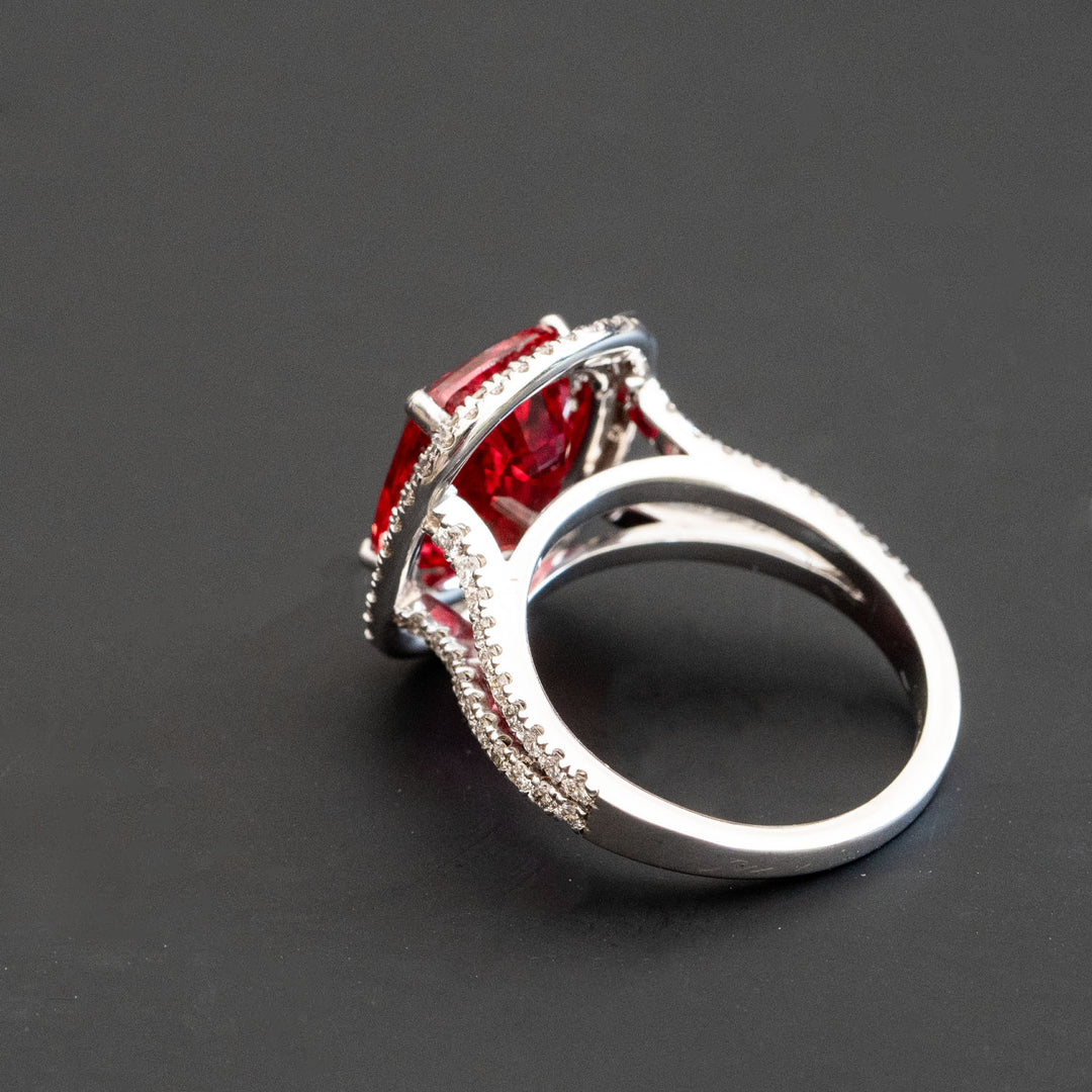 Audette - 6.50 carat red sapphire ring with 1.08 carat natural diamonds