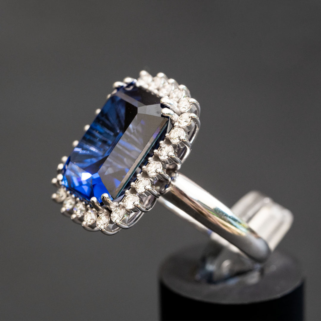 Karina - 17.00 carat sapphire ring with 1.05 carat natural diamonds