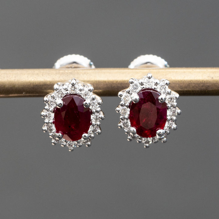 Armilia - 2.55 carat natural ruby & 0.35 carat natural diamonds