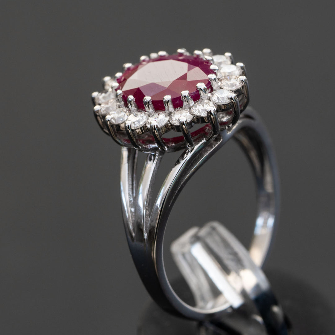 Lizette - 3.40 carat natural ruby ring with 0.85 carat natural diamonds