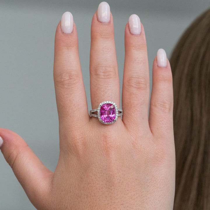 Andrée - 6.50 carat cushion pink sapphire ring with 0.69 carat natural diamonds