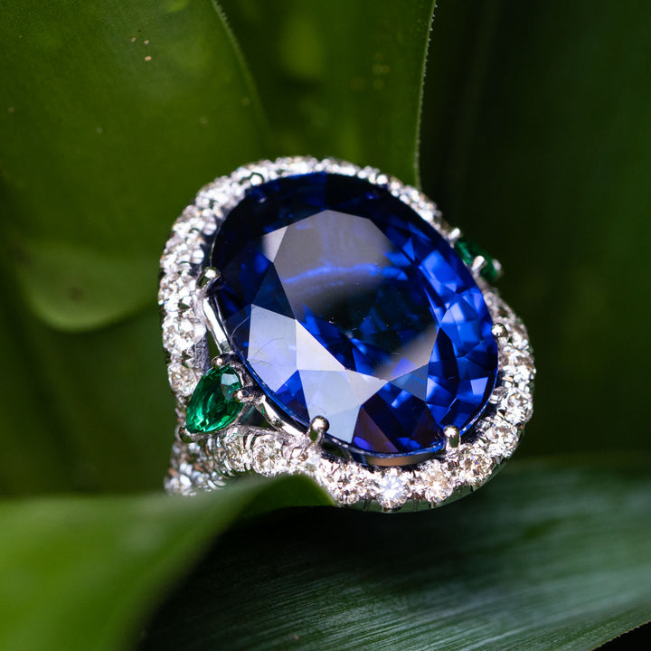 Juliana - 25.00 ct oval sapphire ring with 0.30 natural green emeralds and 1.10 carat natural diamonds